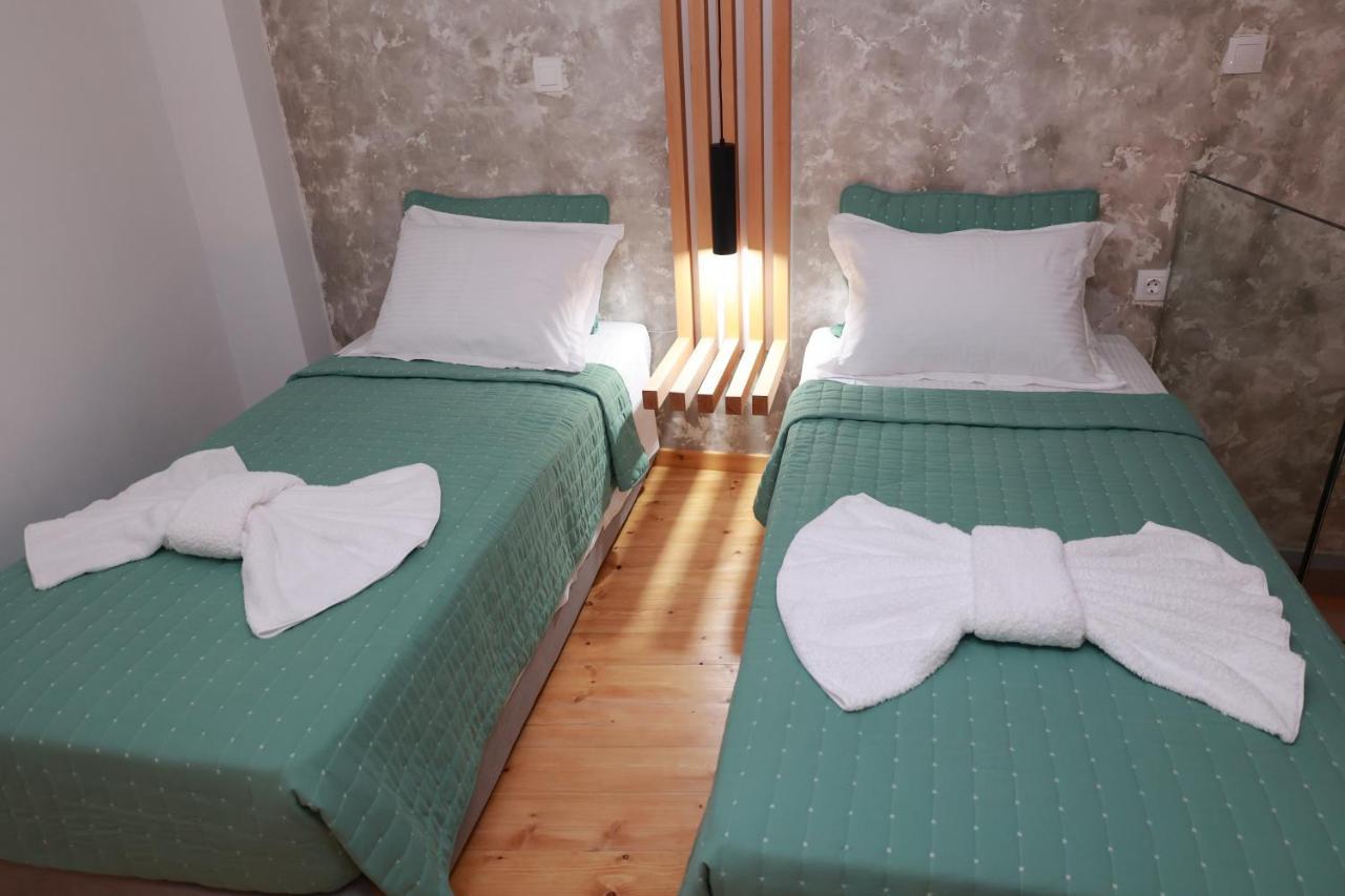 Cane'S Family Guest House Plomari Exterior foto